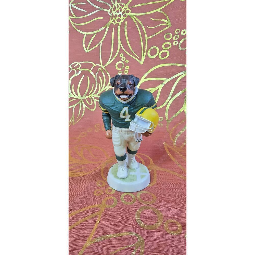 Robert Harrop Doggie People Rottweiler American Footballer figurine